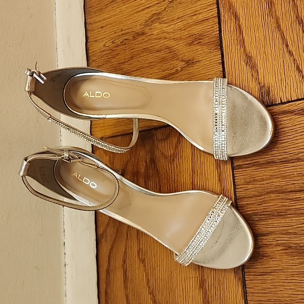 Preloved Silver Rhinestone heels - Picture 2 of 9